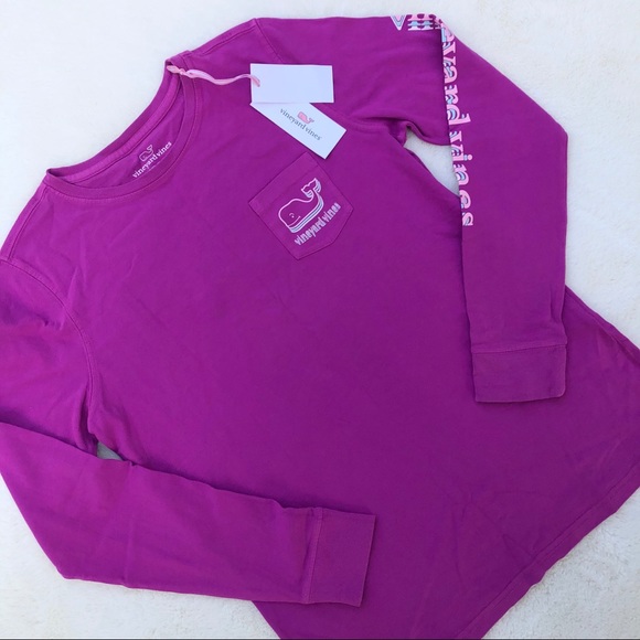 Vineyard Vines Tops - NWT Vineyard Vines Stacked Whale Tee sz XS